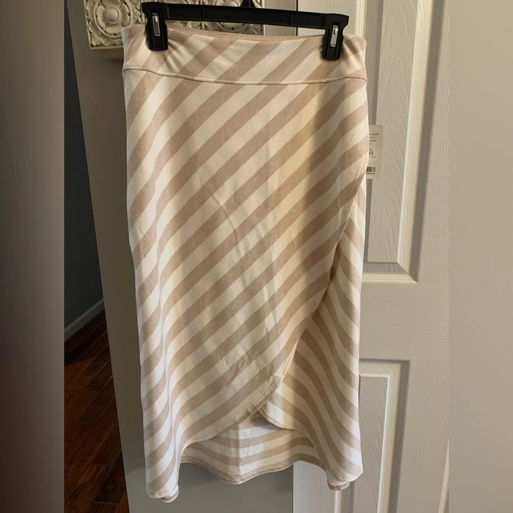 Athleta Ribbon Stripes Skirt Ecru Beige/ White NWT - M